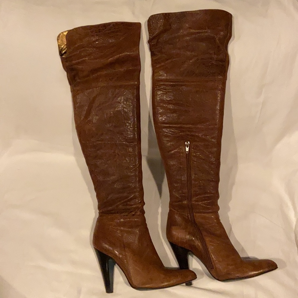 BCBG Maxazria MA-ILKE luggage Capra distress boot